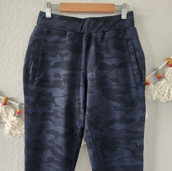 Alphalete Blue Camo Tappered Joggers Comfort Run Lounge Mens S - Picture 3 of 12